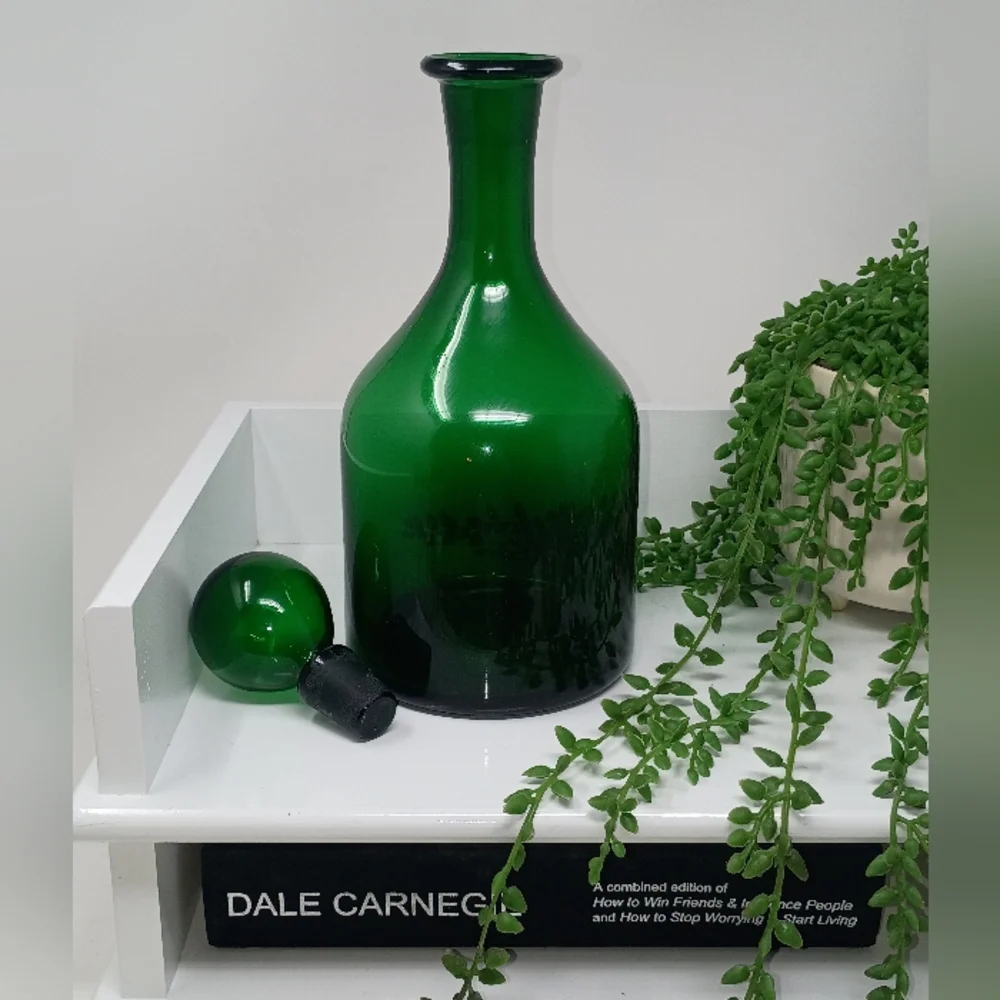 Elegant Green Glass Vase